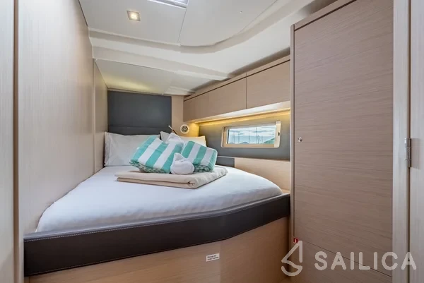 Oceanis 51.1 - Yacht Charter Sailica