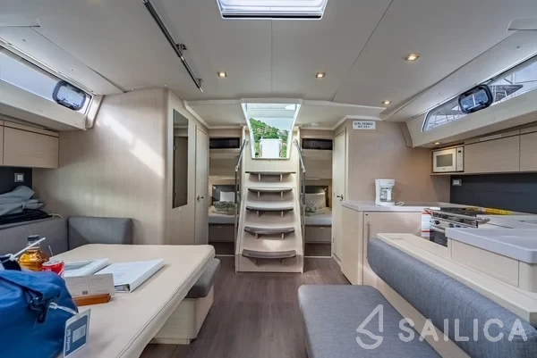 Oceanis 51.1 - Yacht Charter Sailica