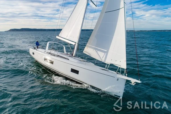 Oceanis 51.1 - Yacht Charter Sailica