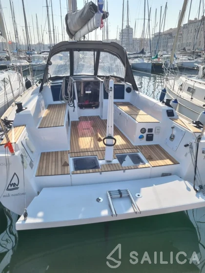 Dufour 32 - Yacht Charter Sailica