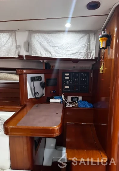 Oceanis 473 Clipper - Yacht Charter Sailica