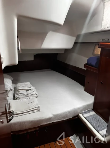 Oceanis 473 Clipper - Yacht Charter Sailica