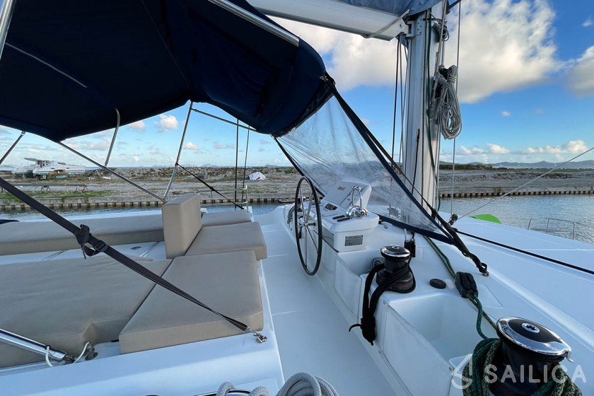 Lagoon 50 - 6 + 2 cab. - Yacht Charter Sailica