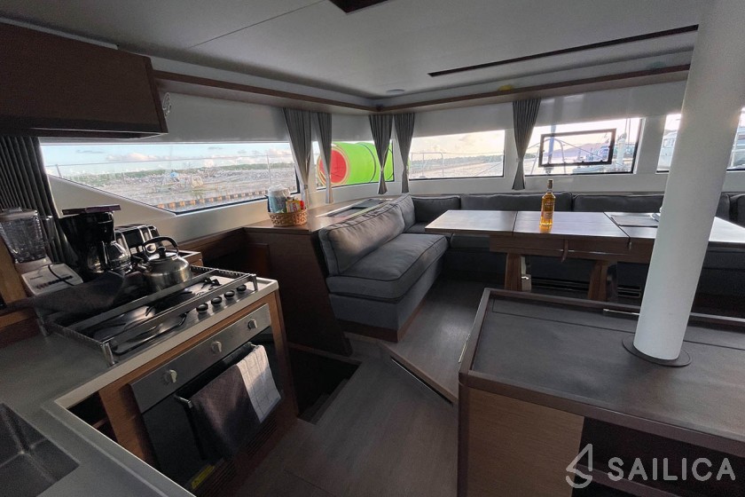 Lagoon 50 - 6 + 2 cab. - Yacht Charter Sailica