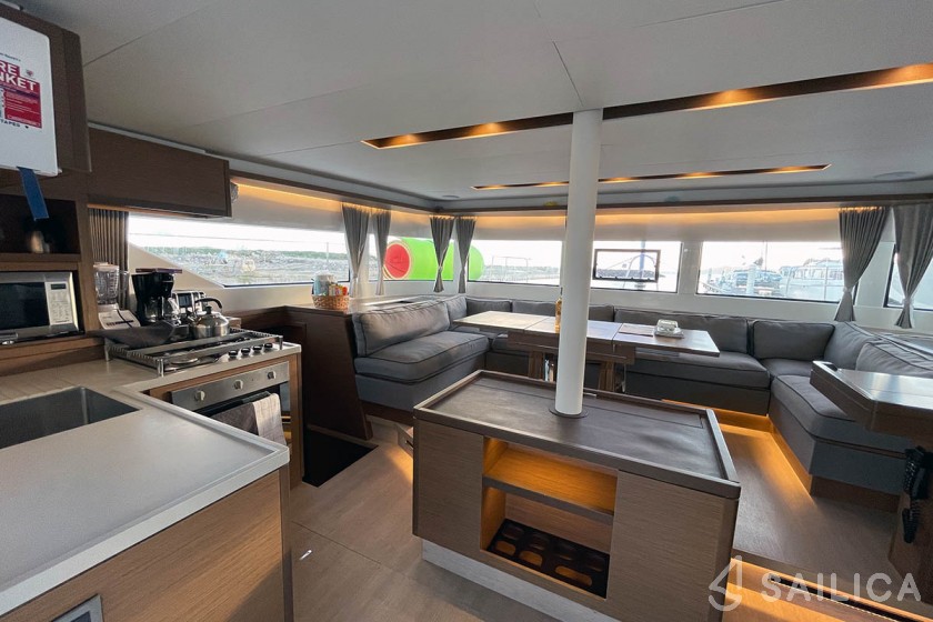 Lagoon 50 - 6 + 2 cab. - Yacht Charter Sailica