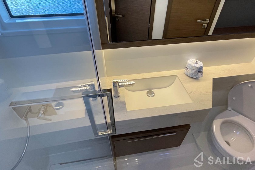 Lagoon 50 - 6 + 2 cab. - Yacht Charter Sailica