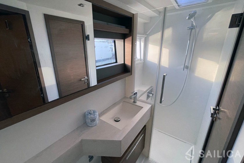 Lagoon 50 - 6 + 2 cab. - Yacht Charter Sailica