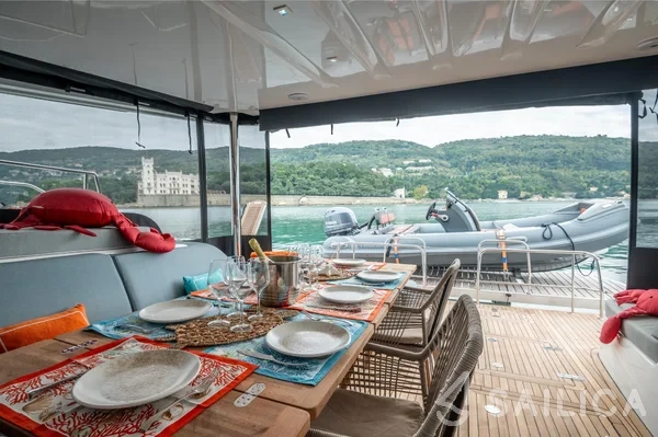Lagoon 55 - Yacht Charter Sailica
