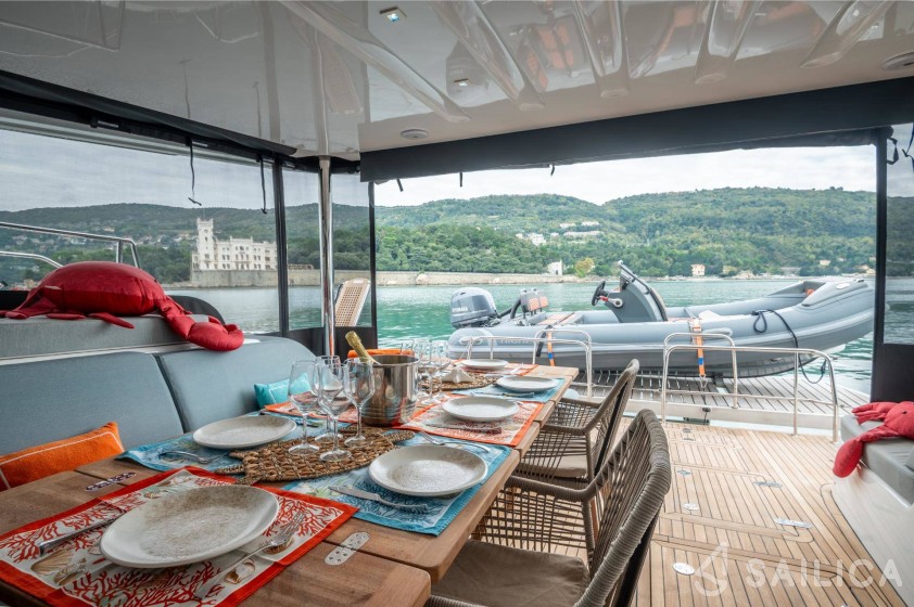 Lagoon 55 - Yacht Charter Sailica