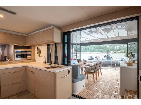 Lagoon 55 - Yacht Charter Sailica