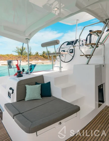 Lagoon 42 - Yacht Charter Sailica