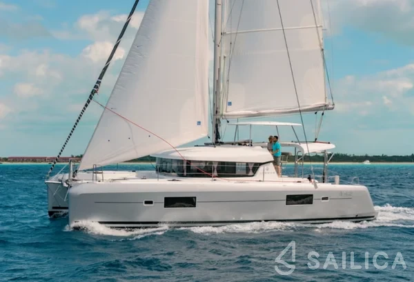Lagoon 42 - Yacht Charter Sailica