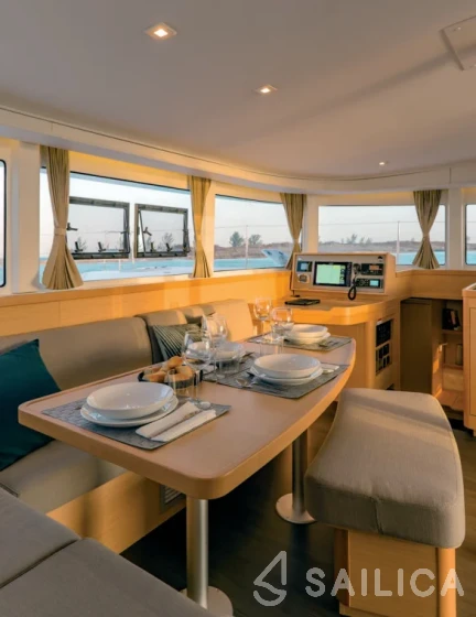 Lagoon 42 - Yacht Charter Sailica