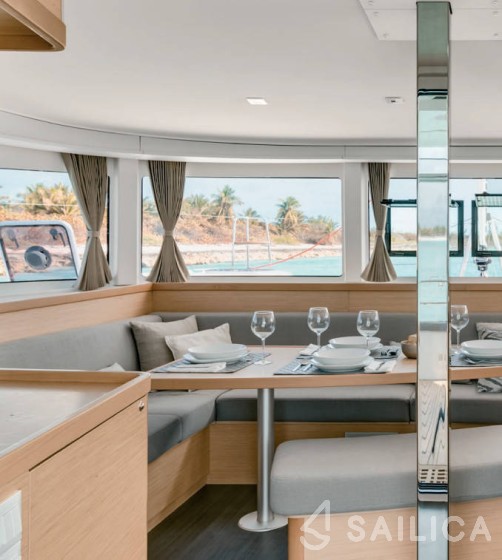 Lagoon 42 - Yacht Charter Sailica