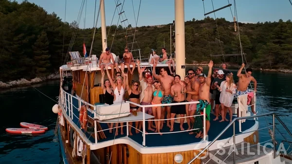 Gulet - Yacht Charter Sailica