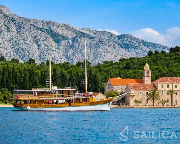 Gulet - Yacht Charter Sailica