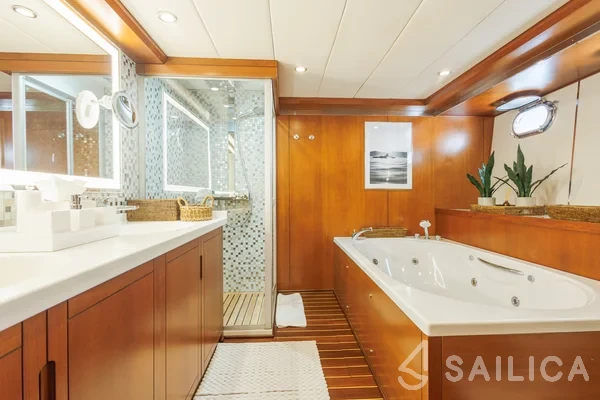 Motoryacht - Yacht Charter Sailica