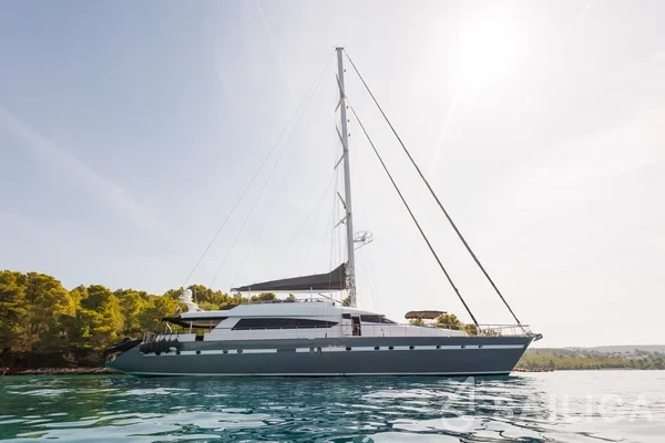 Motoryacht - Yacht Charter Sailica