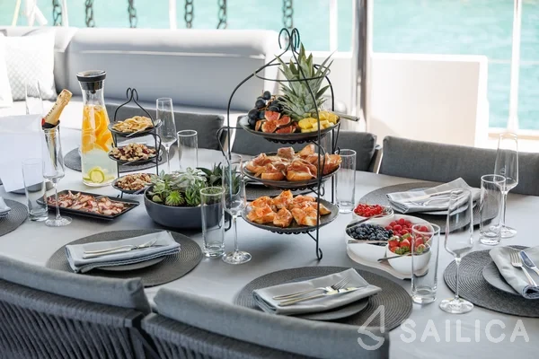 Motoryacht - Yacht Charter Sailica