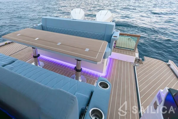 Saxdor 320 GTO - Yacht Charter Sailica