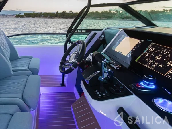 Saxdor 320 GTO - Yacht Charter Sailica