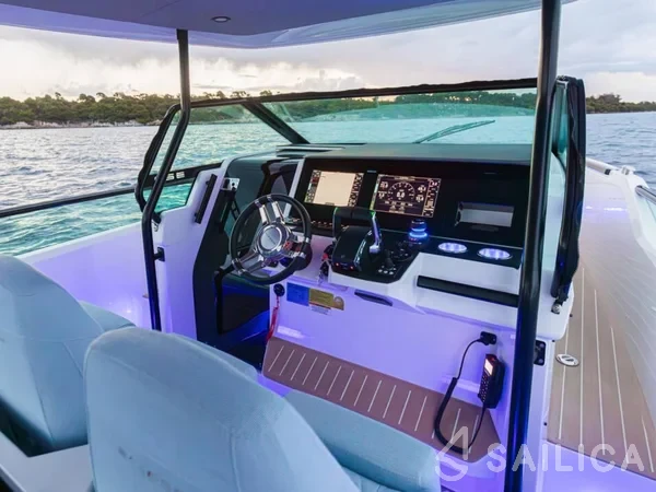 Saxdor 320 GTO - Yacht Charter Sailica
