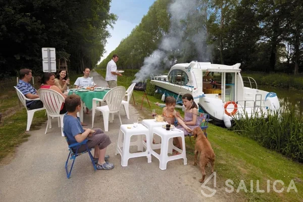 Estivale Sixto - Yacht Charter Sailica