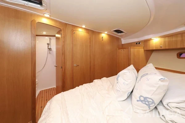 Adriana 44 - Yacht Charter Sailica