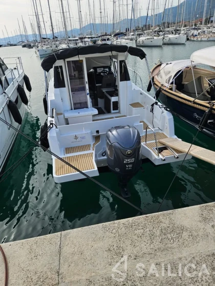 Merry Fisher 795 - Yacht Charter Sailica