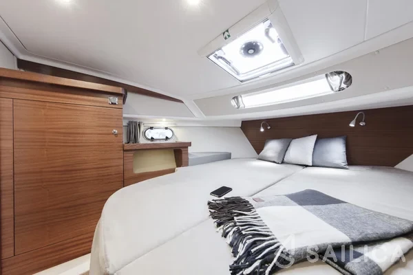 Nimbus 365 Coupé - Yacht Charter Sailica