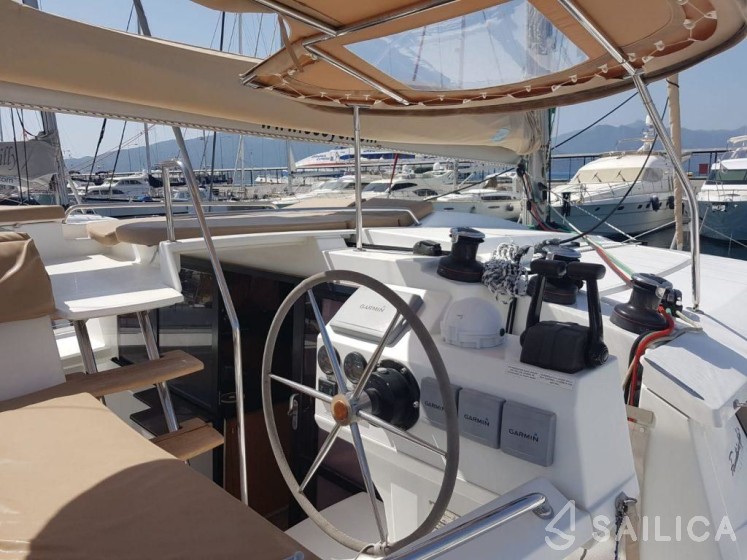 Helia 44 - Yacht Charter Sailica