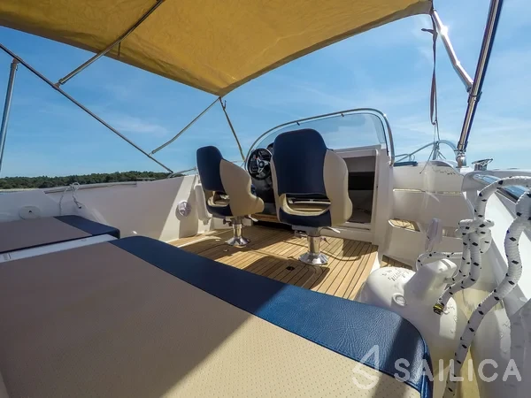 Galeon Galia 630 - Yacht Charter Sailica