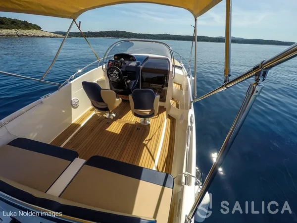 Galeon Galia 630 - Yacht Charter Sailica