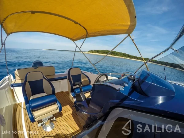 Galeon Galia 630 - Yacht Charter Sailica