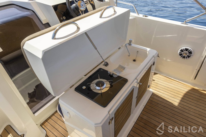 Atlantic Marine 730 - Yacht Charter Sailica