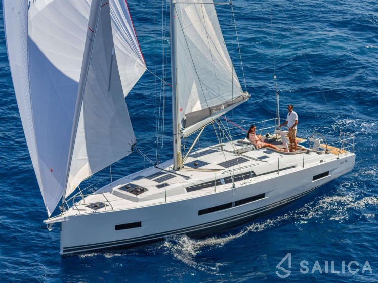 Hanse 418 - Yacht Charter Sailica