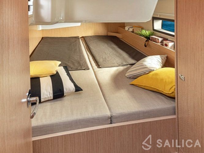 Bavaria 38 Cruiser - Yacht Charter Sailica