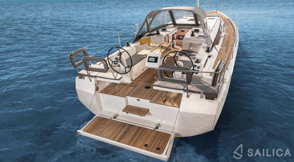 Bavaria 38 Cruiser - Yacht Charter Sailica