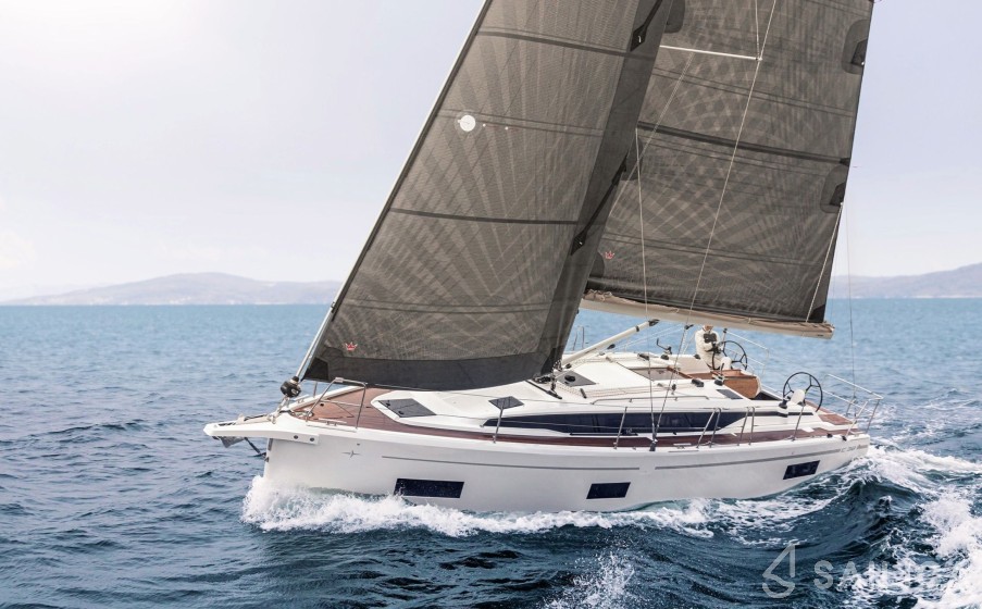 Bavaria 38 Cruiser - Yacht Charter Sailica