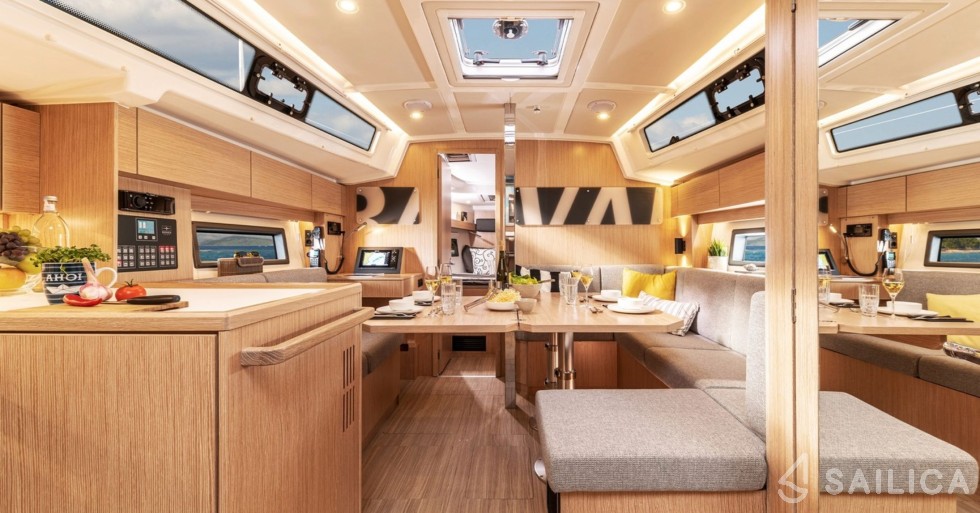 Bavaria 38 Cruiser - Yacht Charter Sailica