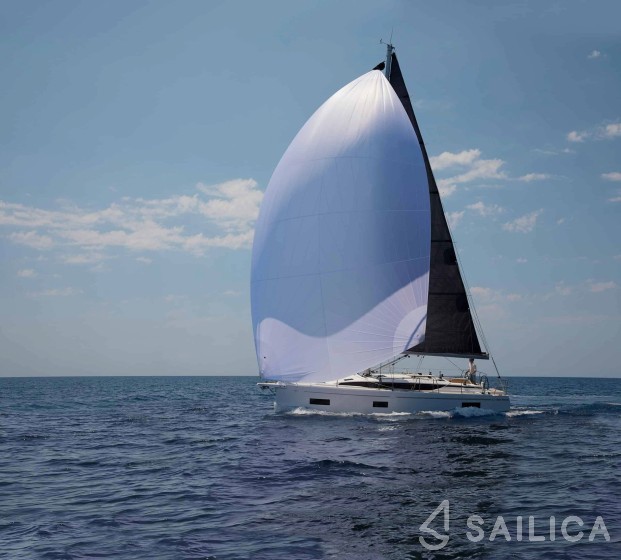 Bavaria 38 Cruiser - Yacht Charter Sailica
