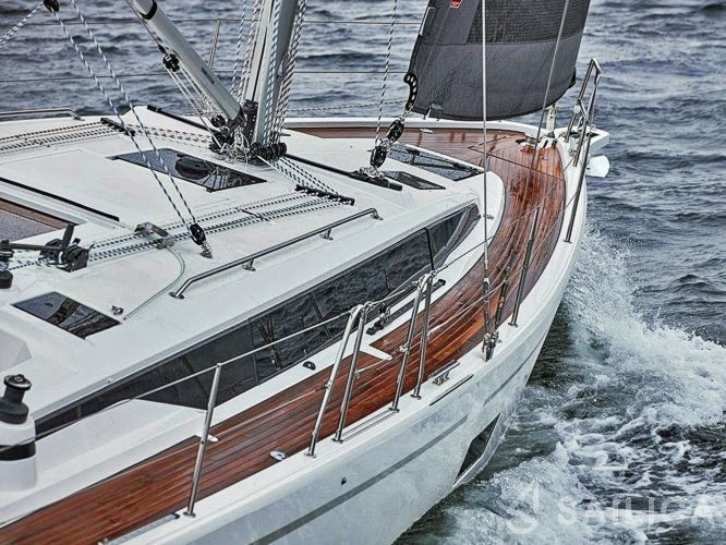 Bavaria 38 Cruiser - Yacht Charter Sailica
