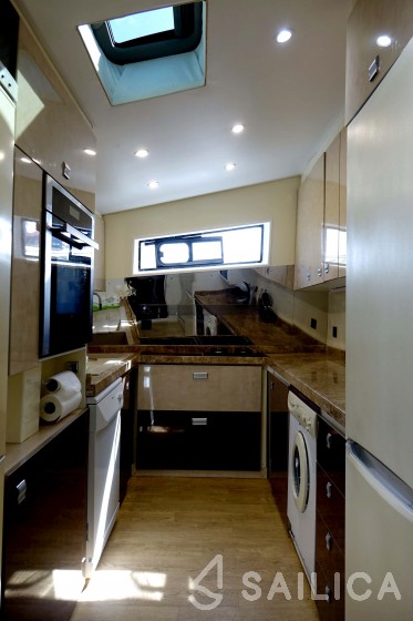 Alfamarine 90 - Yacht Charter Sailica