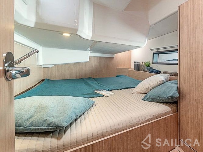 Bavaria 42 Cruiser - Yacht Charter Sailica