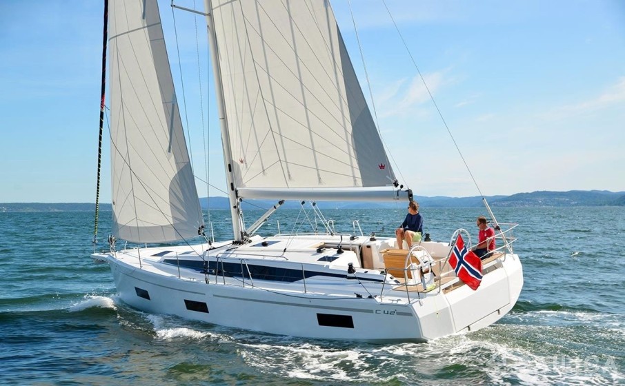 Bavaria 42 Cruiser - Yacht Charter Sailica