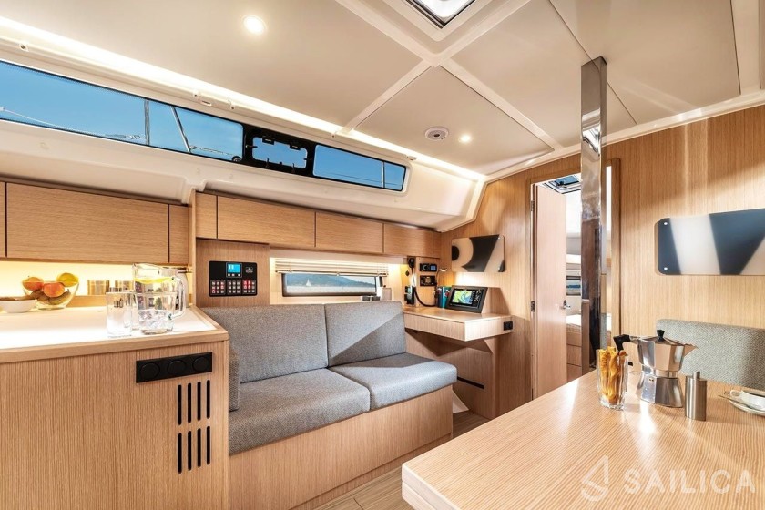 Bavaria 42 Cruiser - Yacht Charter Sailica