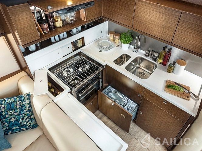 Bavaria 57 Cruiser - Yacht Charter Sailica