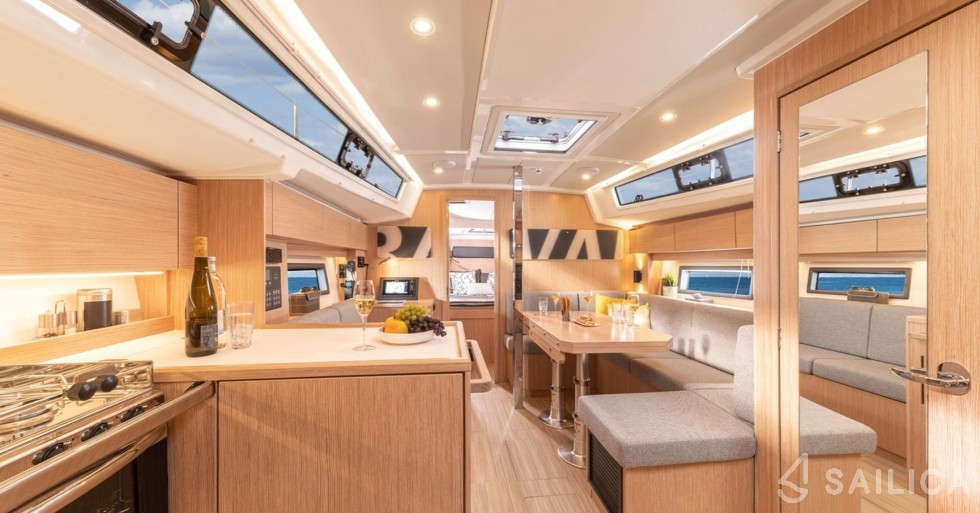 Bavaria 38 Cruiser - Yacht Charter Sailica