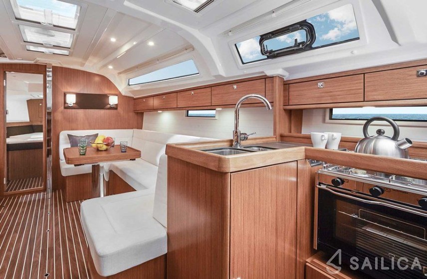 Bavaria 41 Cruiser - Yacht Charter Sailica