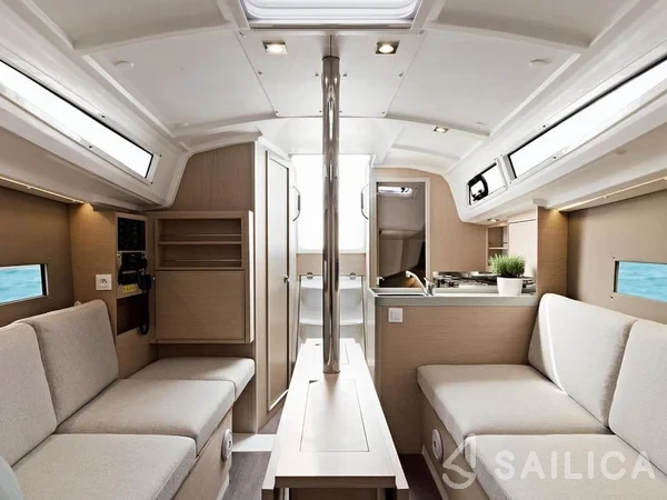 Oceanis 30.1 - Yacht Charter Sailica